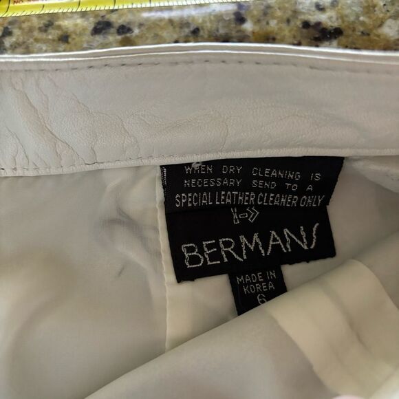 White Leather Skirt‎ Lined Bermans size 6 Vintage Y2K - Picture 7 of 7